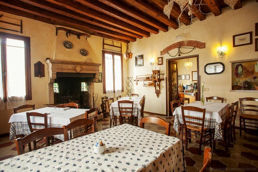Locanda Alla Posta Cavaso Del Tomba Exteriör bild